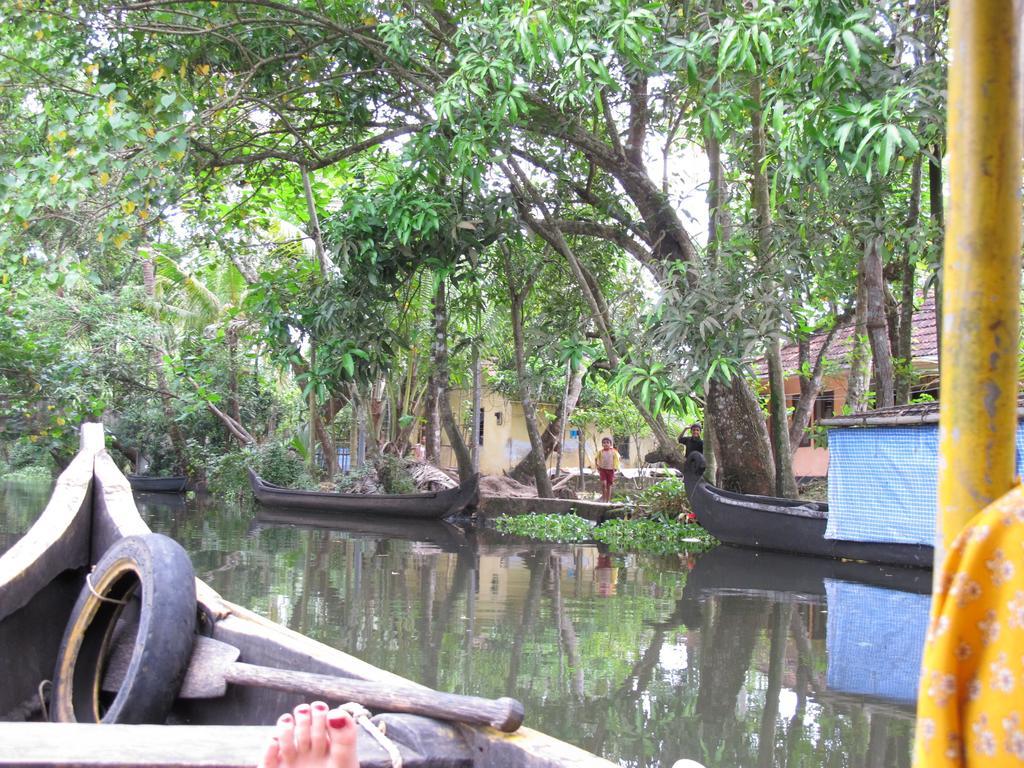Paradise Inn Guest House Alappuzha Eksteriør billede
